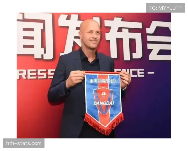 克鲁伊夫经典战役重现:战术智慧与球场魅力交相辉映 克鲁伊夫经典战役重现:战术智慧与球场魅力交相辉映